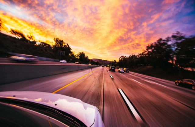Is “Left-Lane Lounging” Illegal in South Carolina? The Law on Passing Lanes