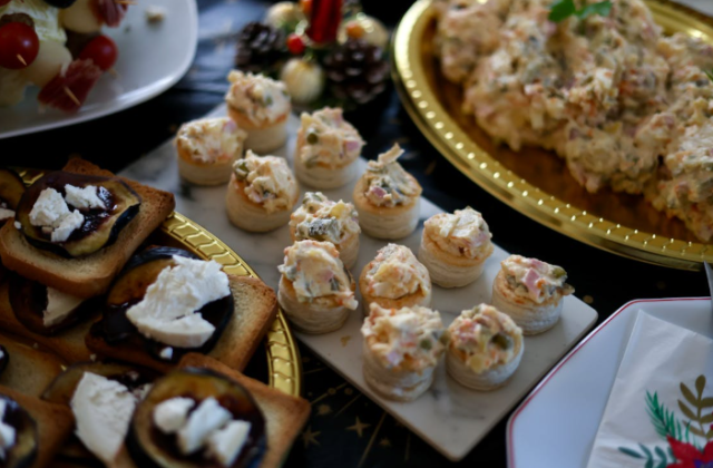 Managing Your Weight Without Missing the Merriment This Holiday Season